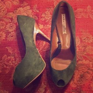 Zara Green Suede Peep toe 👠